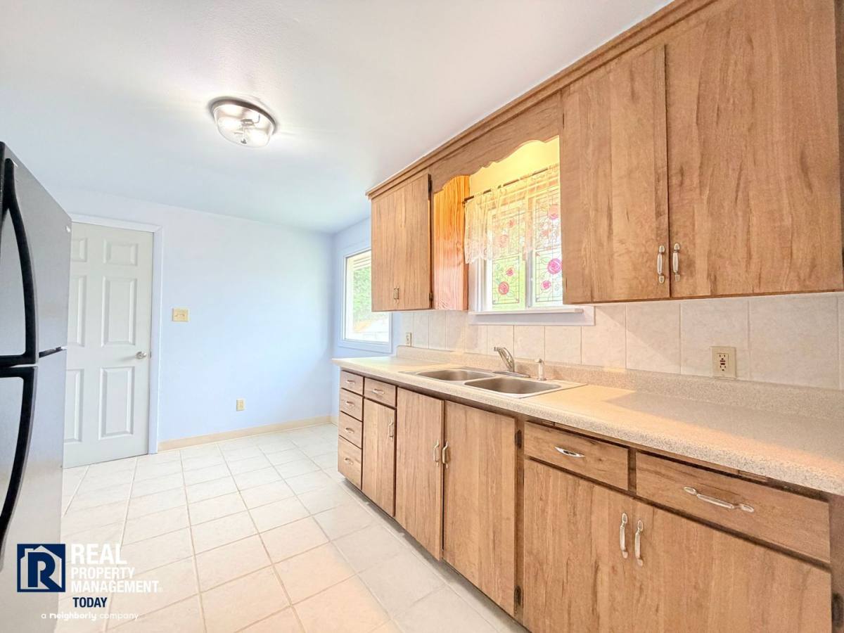 House for rent at 319 104th St E, Tacoma, WA 98445