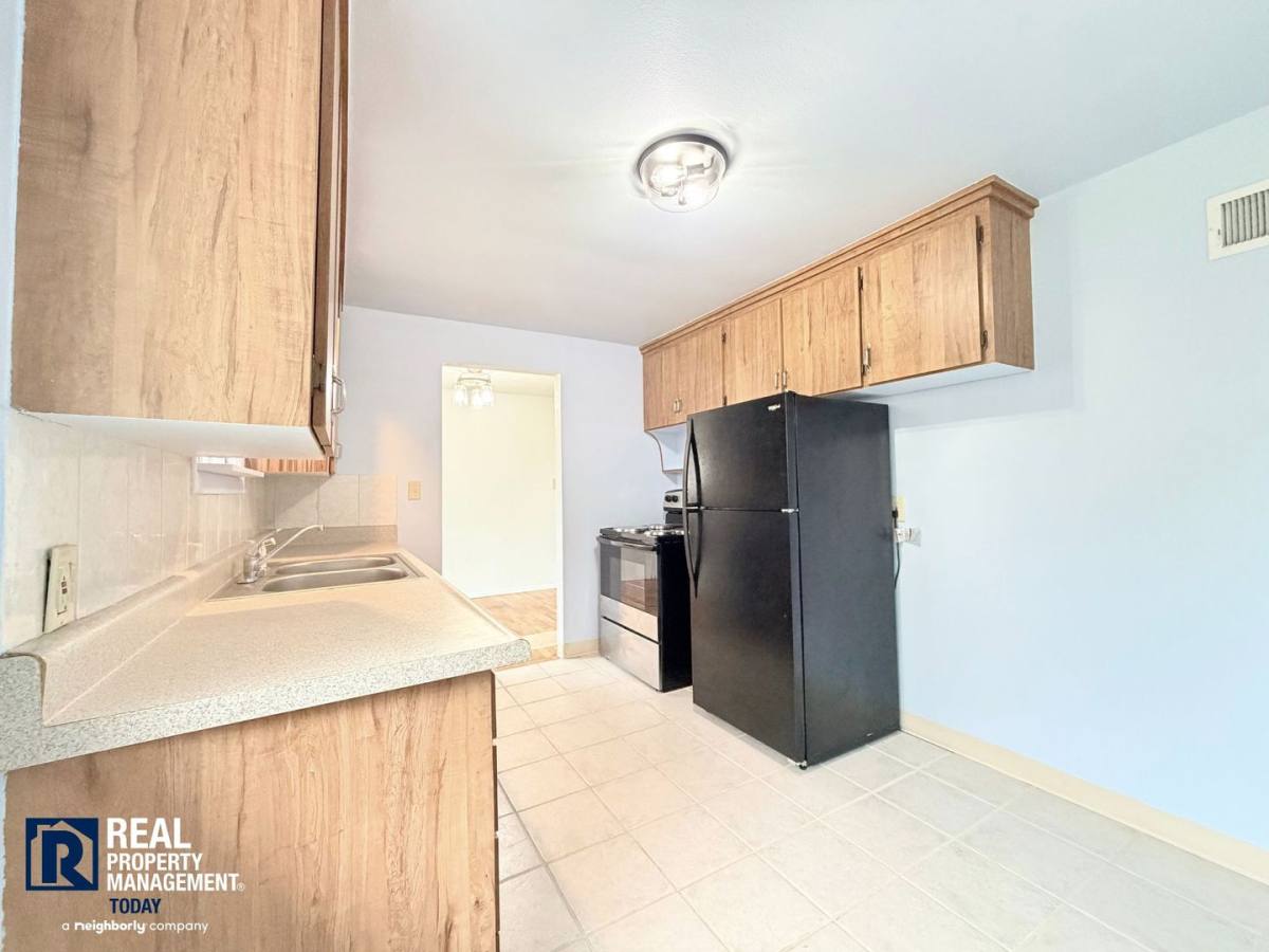 House for rent at 319 104th St E, Tacoma, WA 98445