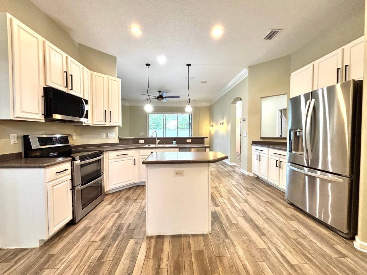House for rent at 13856 Jeremiah Rd, Jacksonville, FL 32224