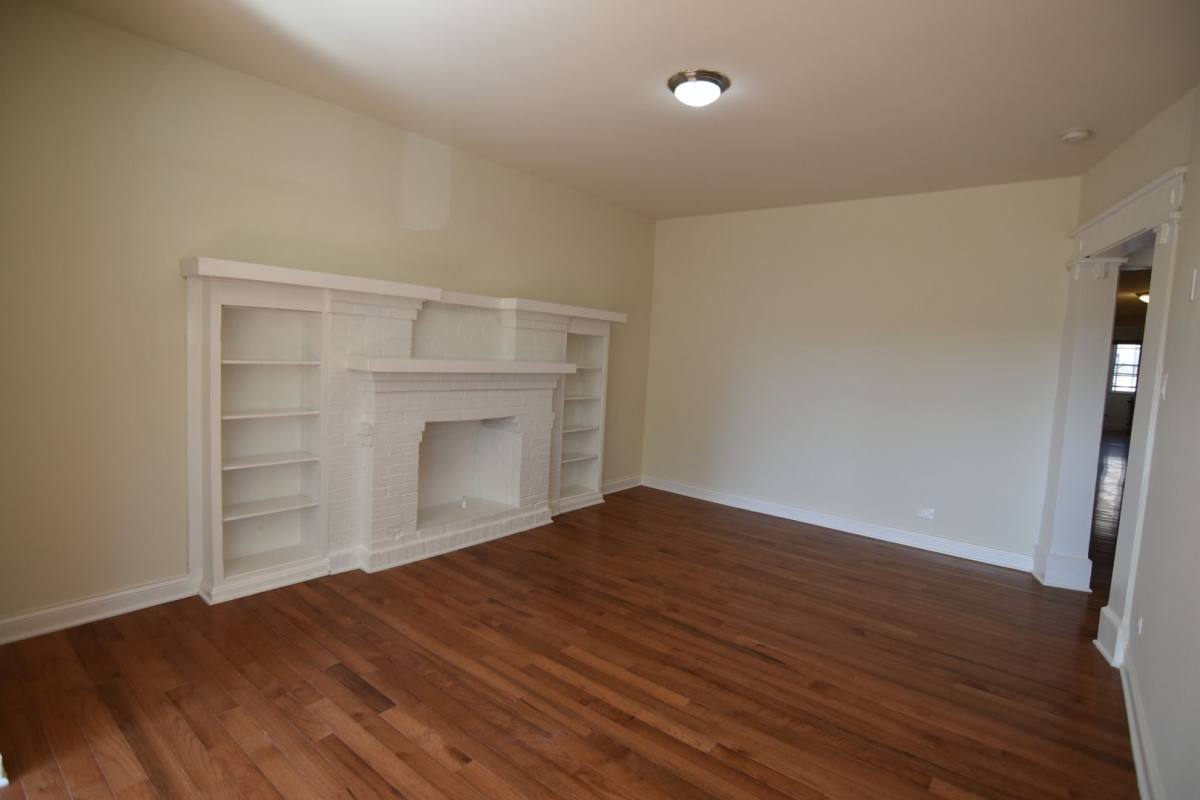 Apartment for rent at 700 W Grace, Chicago, IL 60613