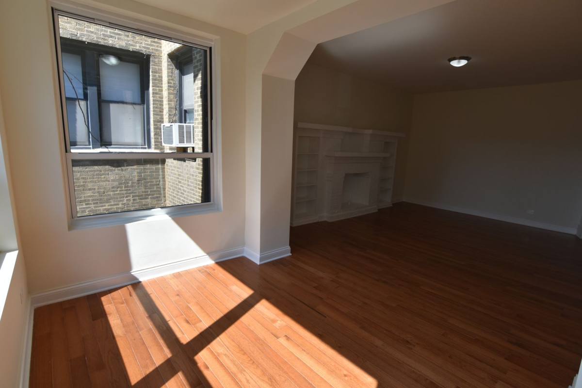 Apartment for rent at 700 W Grace, Chicago, IL 60613