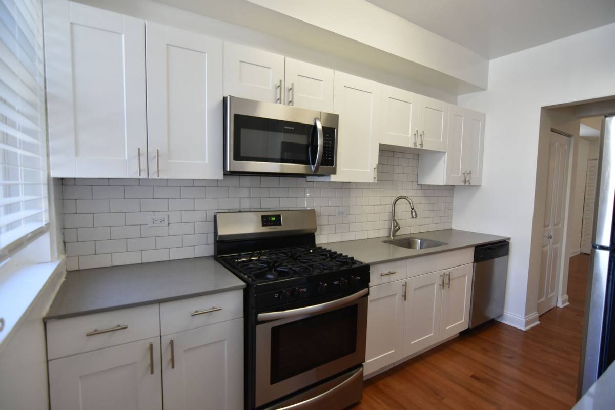 Apartment for rent at 700 W Grace, Chicago, IL 60613
