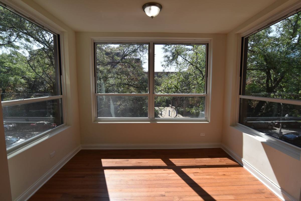 Apartment for rent at 700 W Grace, Chicago, IL 60613