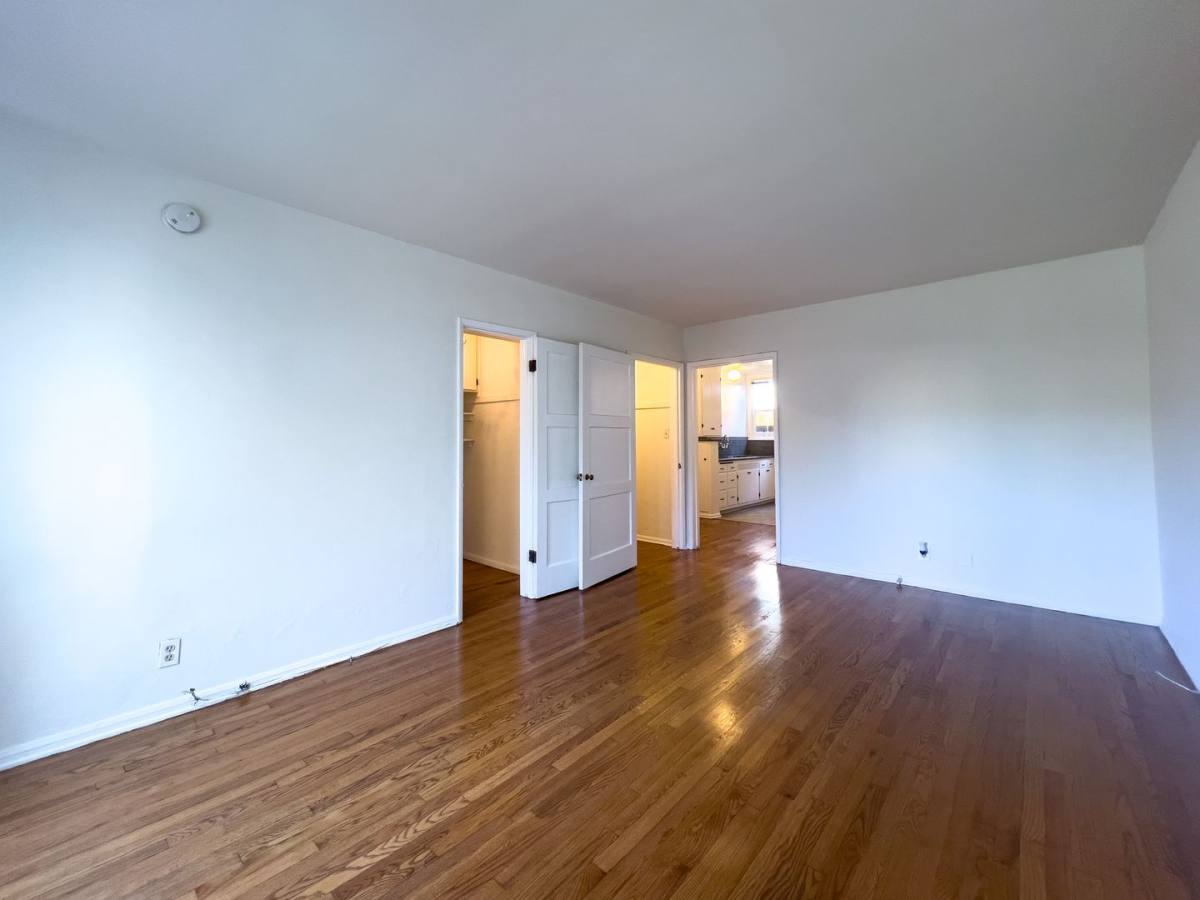 Apartment for rent at 2002 N Vermont Ave, Los Angeles, CA 90027