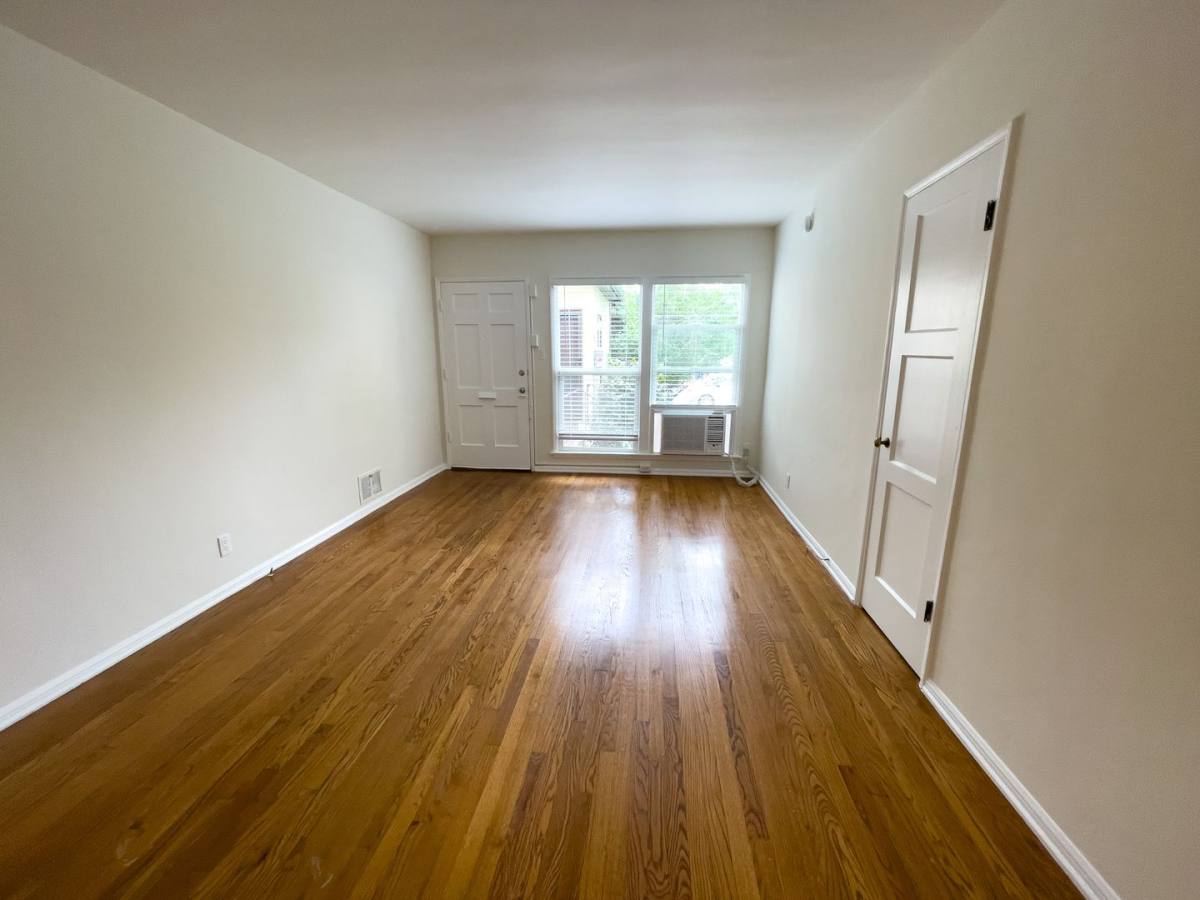 Apartment for rent at 2002 N Vermont Ave, Los Angeles, CA 90027