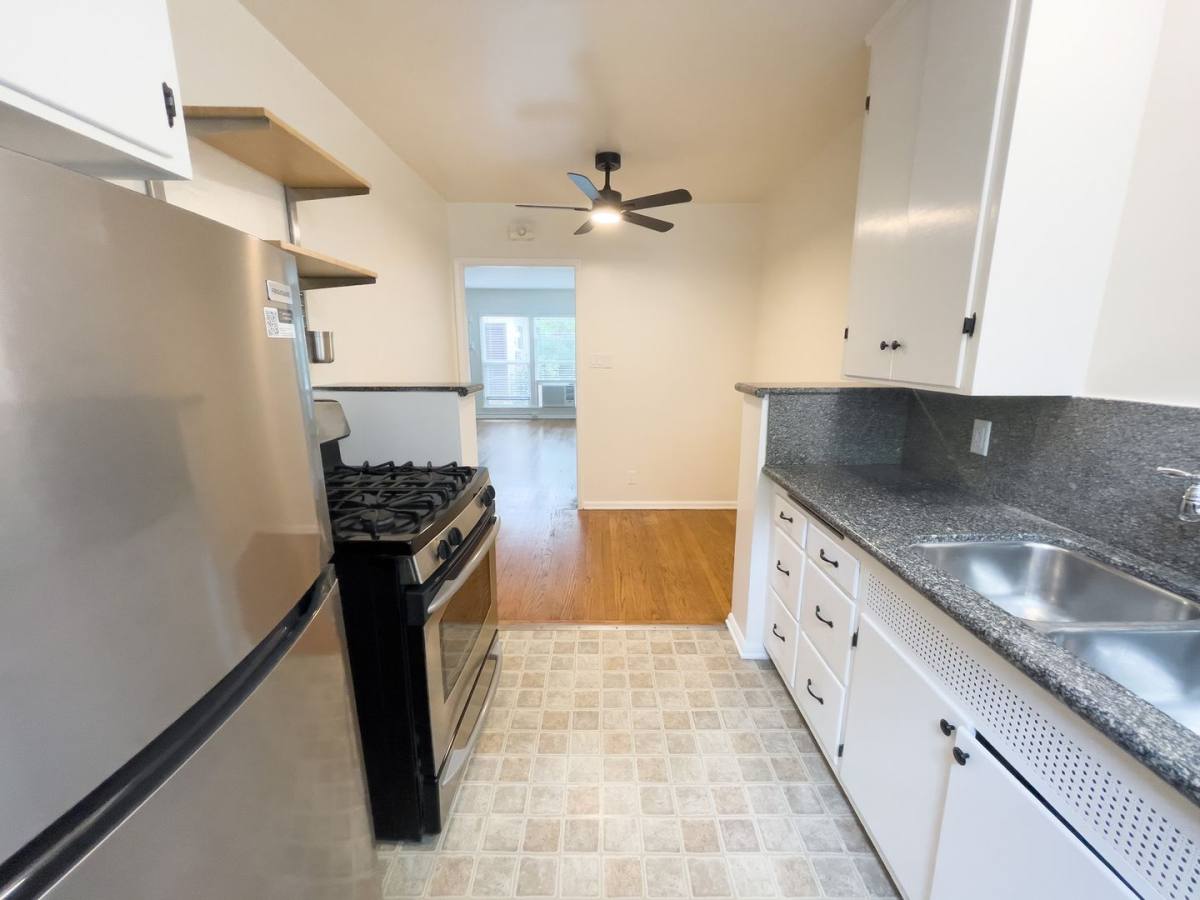 Apartment for rent at 2002 N Vermont Ave, Los Angeles, CA 90027