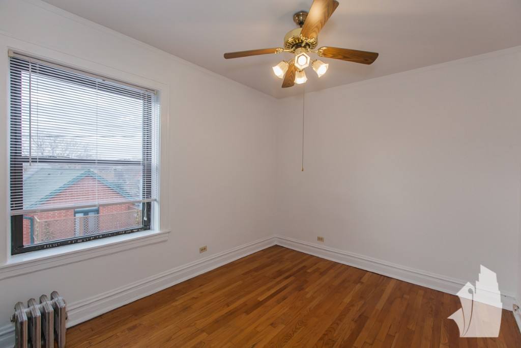 Apartment for rent at 1913 W Larchmont Ave #2A, Chicago, IL 60613