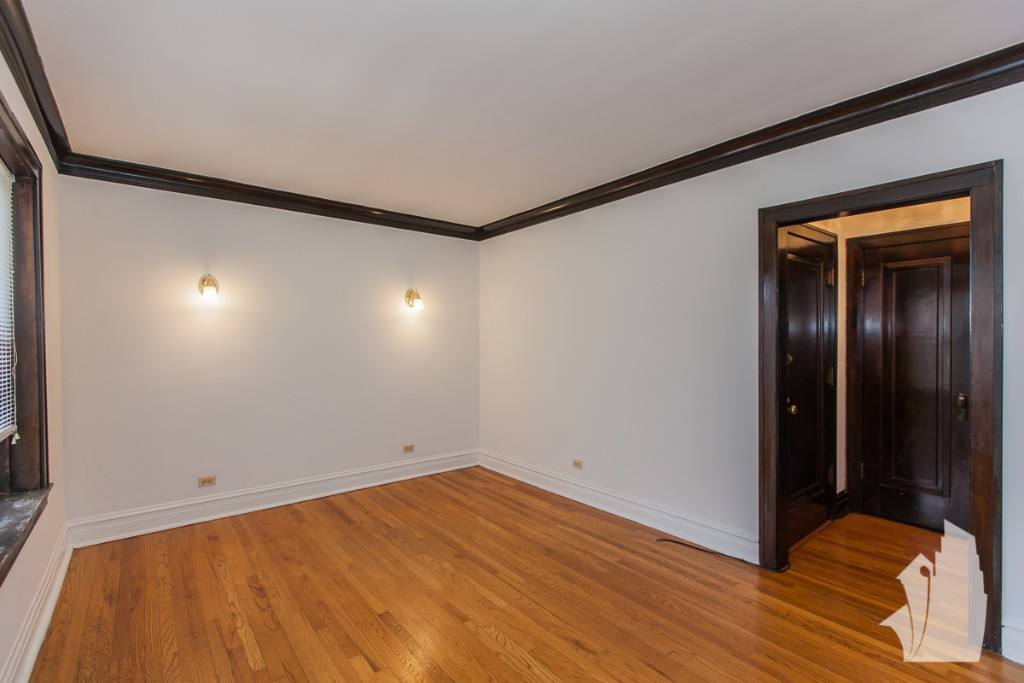 Apartment for rent at 1913 W Larchmont Ave #2A, Chicago, IL 60613