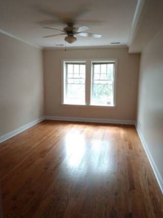Apartment for rent at 2706 W Ainslie St #2, Chicago, IL 60625