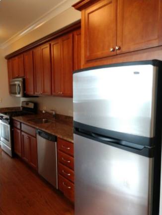 Apartment for rent at 2706 W Ainslie St #2, Chicago, IL 60625
