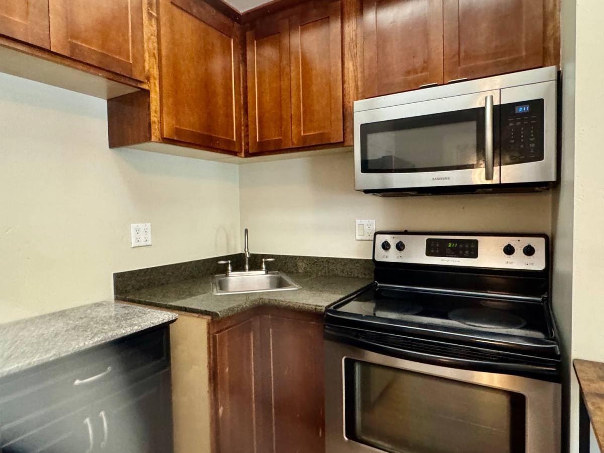 Apartment for rent at 1125 F St, Sacramento, CA 95814