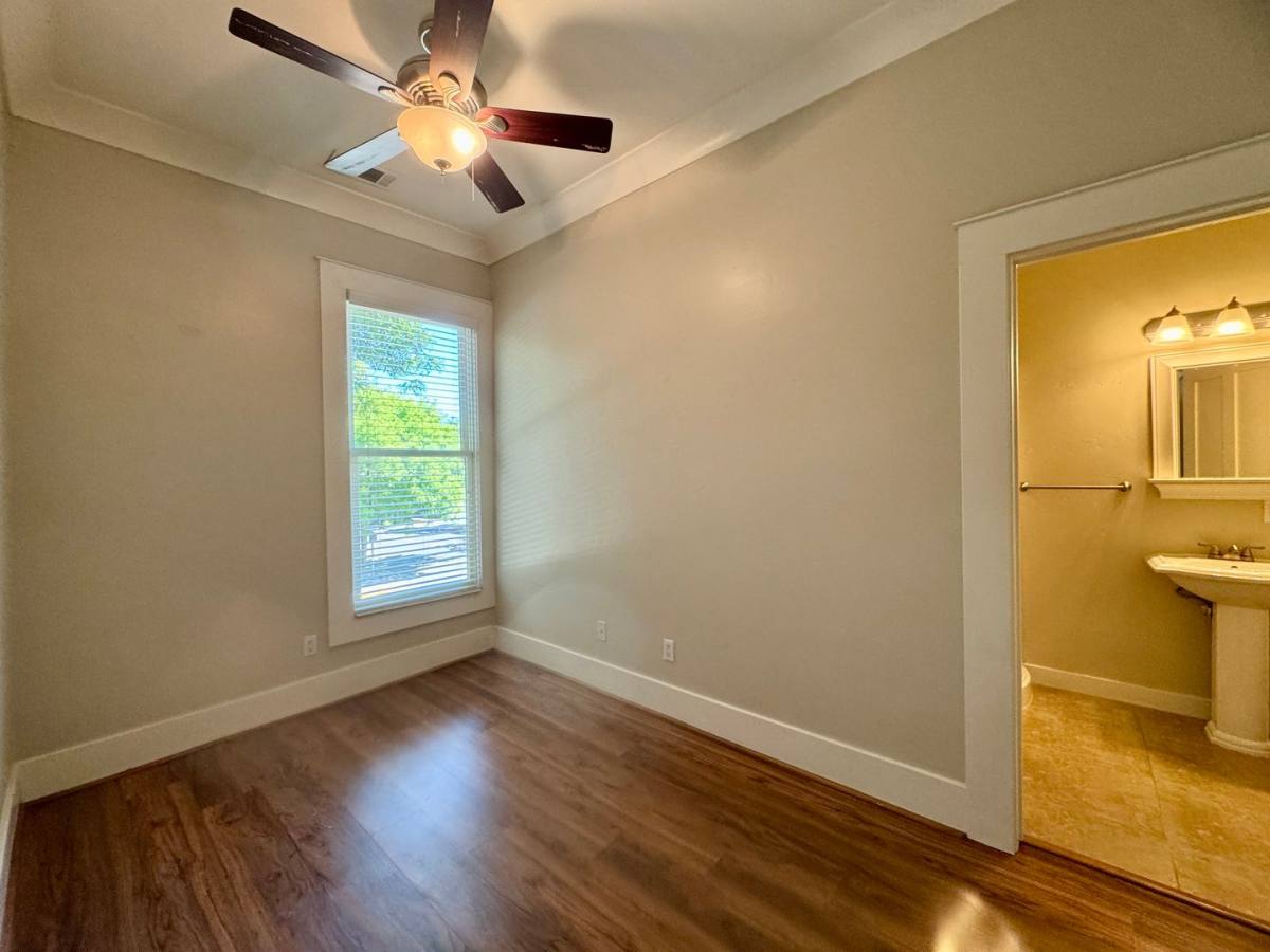 Apartment for rent at 1125 F St, Sacramento, CA 95814