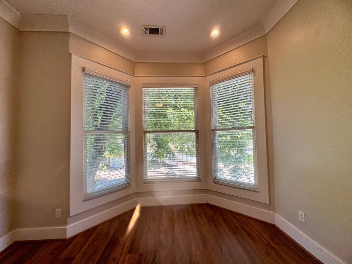 Apartment for rent at 1125 F St, Sacramento, CA 95814