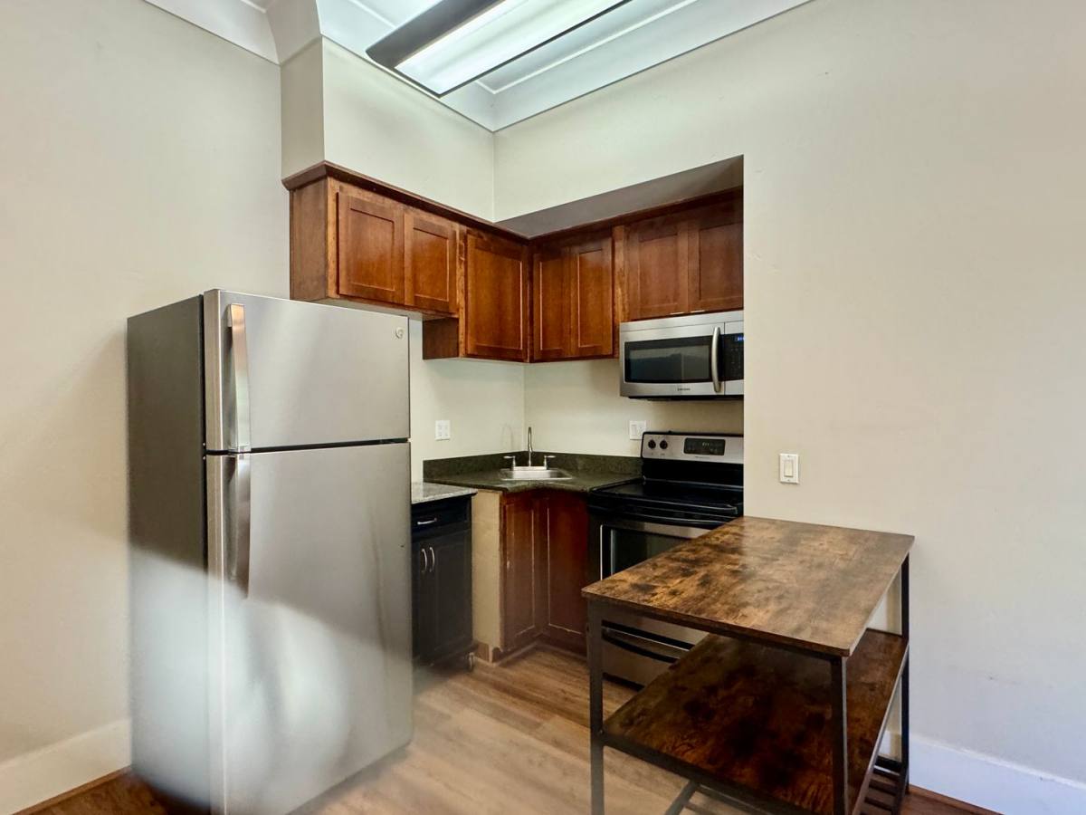 Apartment for rent at 1125 F St, Sacramento, CA 95814