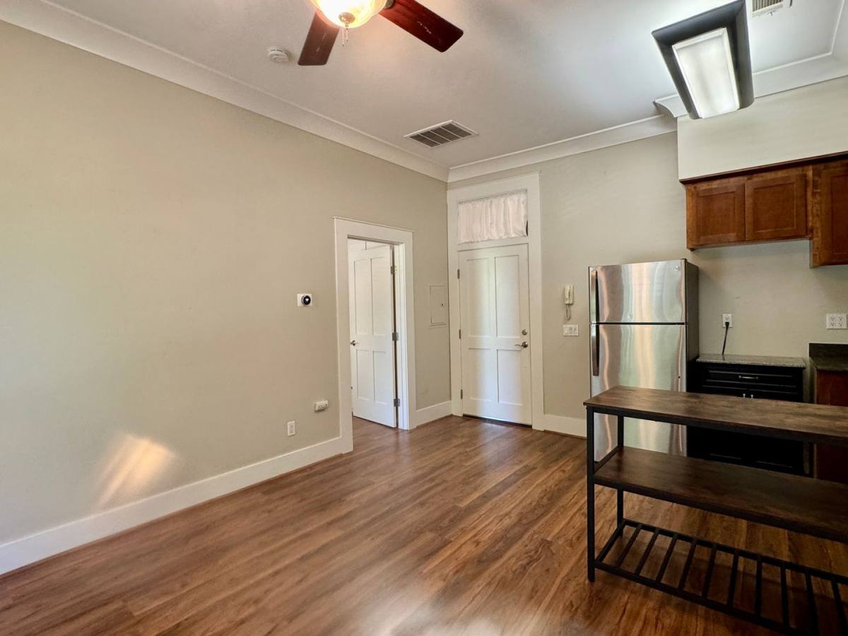 Apartment for rent at 1125 F St, Sacramento, CA 95814