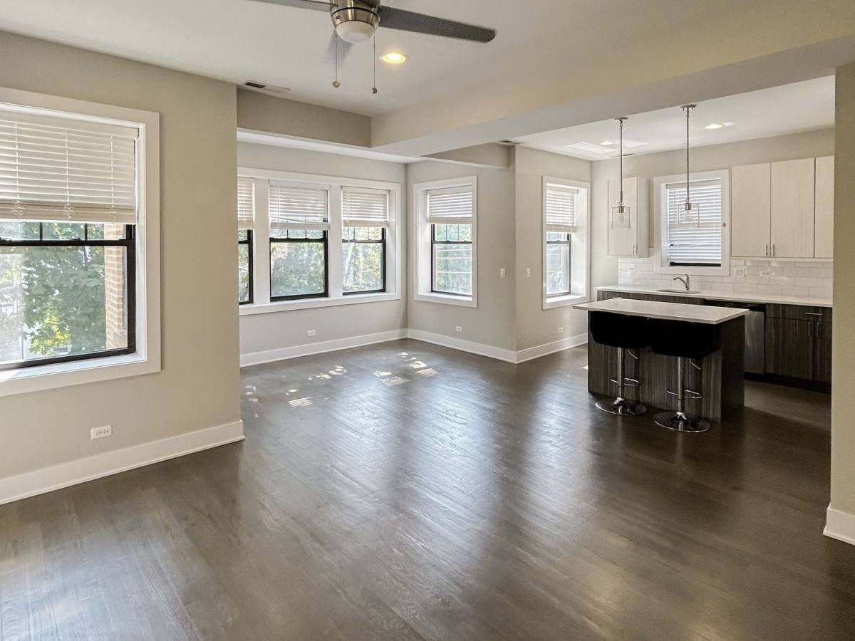 Apartment for rent at 2618 N Rockwell St #1F, Chicago, IL 60647