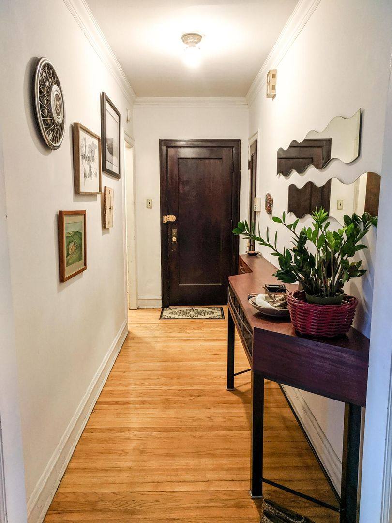 Apartment for rent at 5210 N Damen Ave #2, Chicago, IL 60625