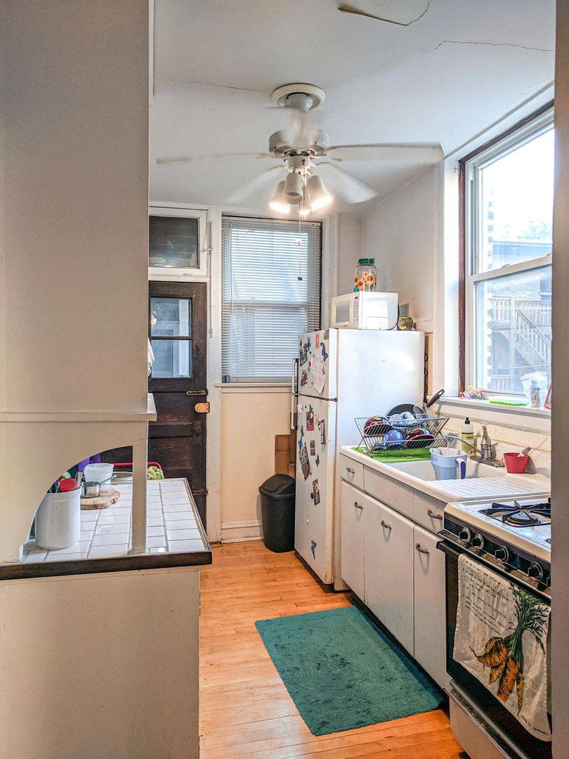 Apartment for rent at 5210 N Damen Ave #2, Chicago, IL 60625