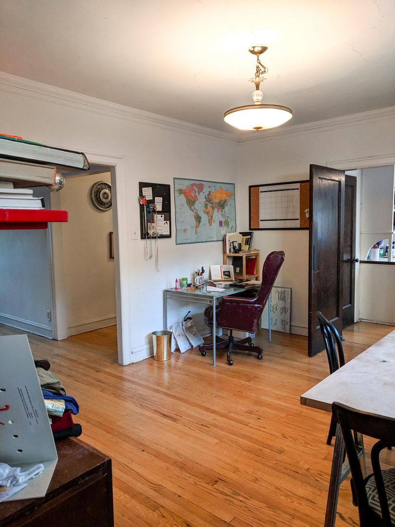 Apartment for rent at 5210 N Damen Ave #2, Chicago, IL 60625