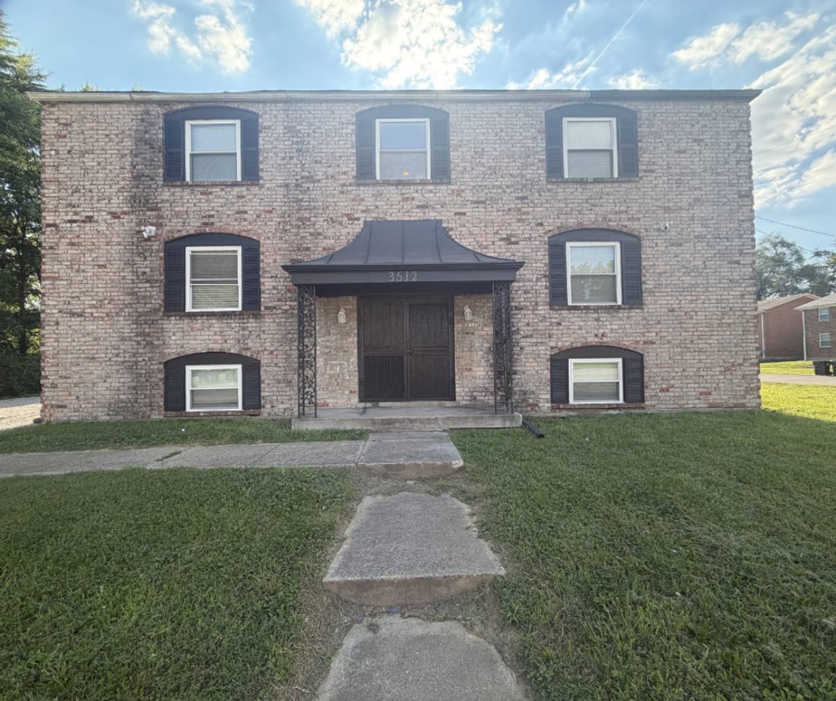 Apartment for rent at 3612 Georgetown Place #1, Louisville, KY 40215