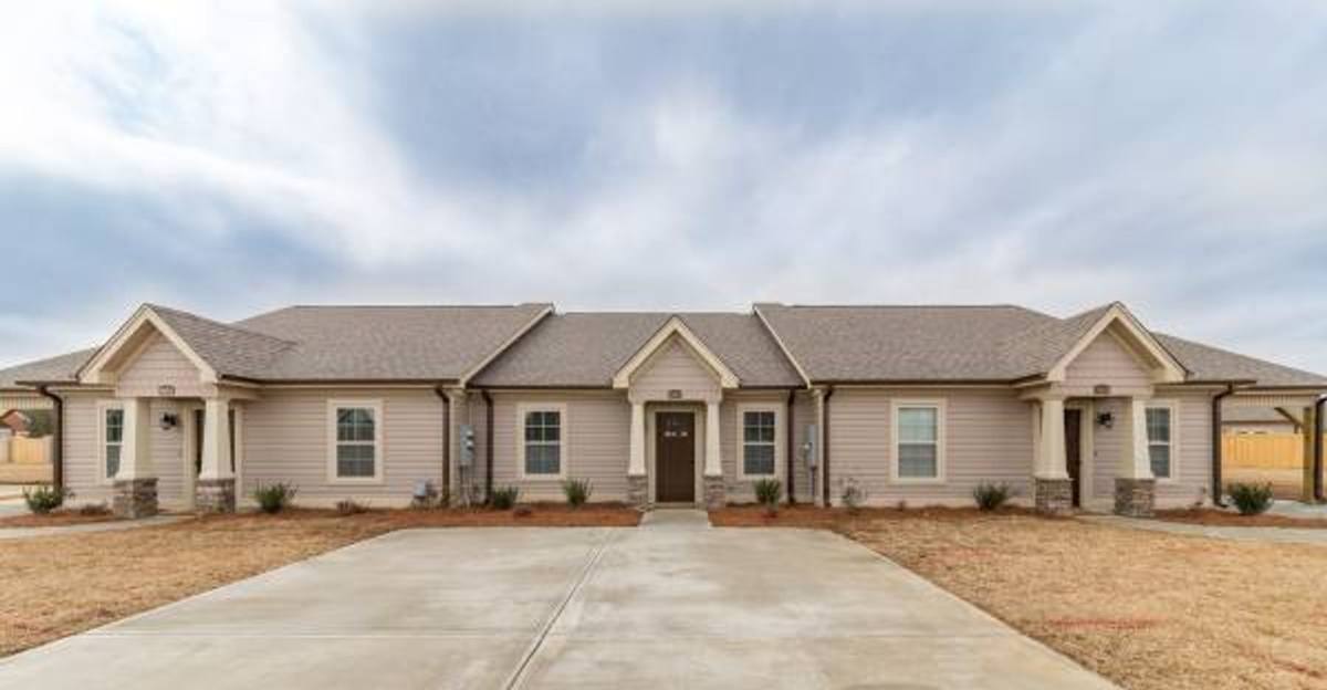 Townhouse for rent at 3011 Pisgah Rd, Florence, SC 29501