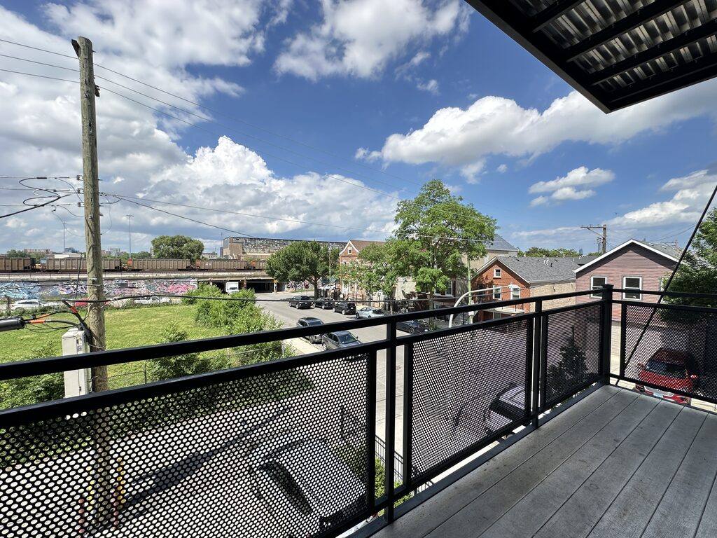 Apartment for rent at 1622 Wood #F, Chicago, IL 60608