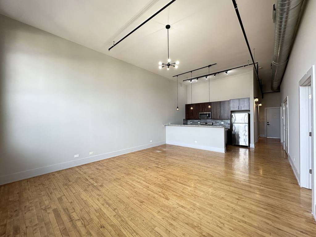 Apartment for rent at 1432 21st St #513-A, Chicago, IL 60608