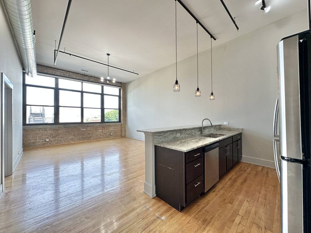 Apartment for rent at 1432 21st St #513-A, Chicago, IL 60608