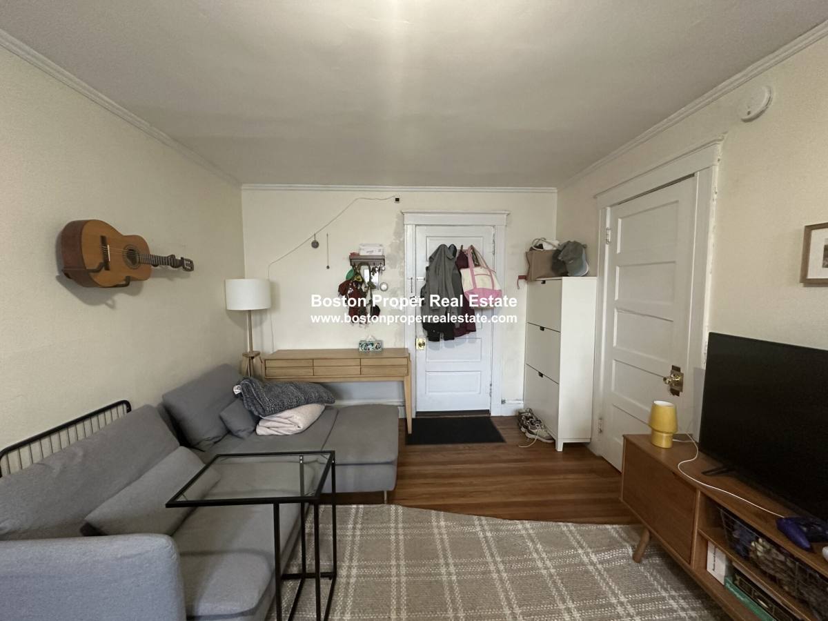 Apartment for rent at 100 Madison Ave #9, Newtonville, MA 02460