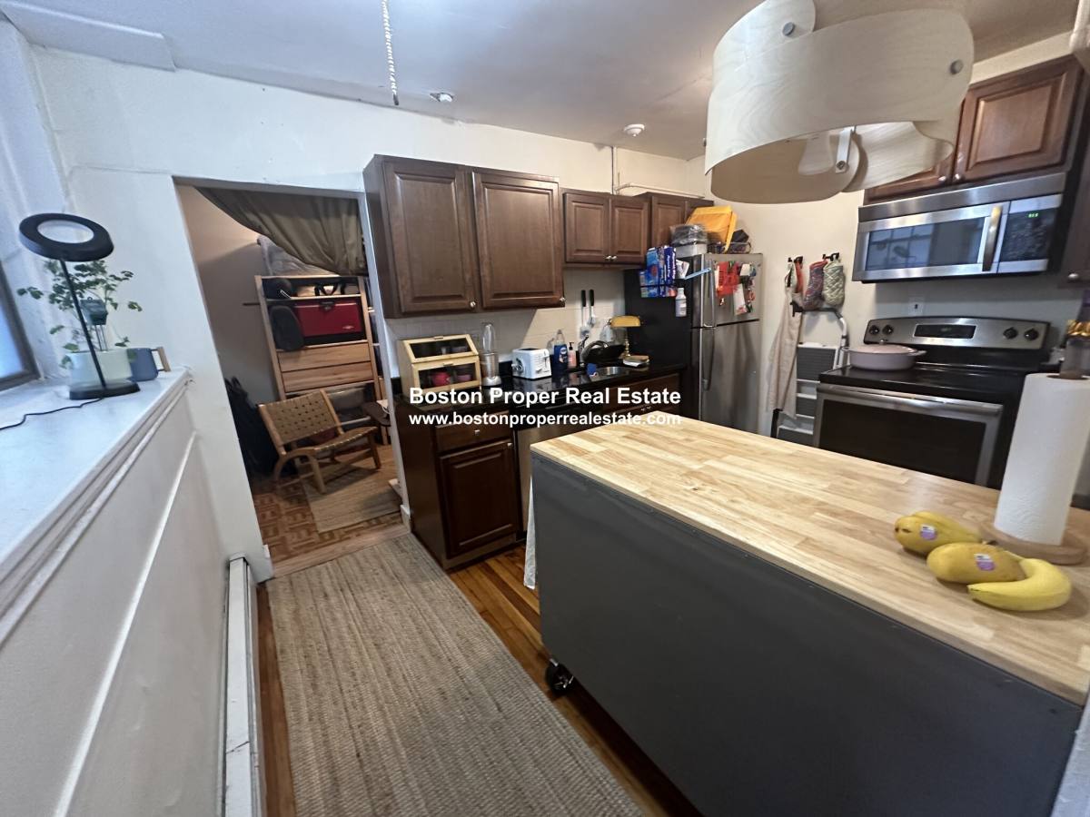 Apartment for rent at 100 Madison Ave #9, Newtonville, MA 02460