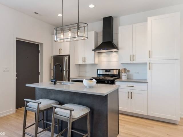 1244 W Huron #1, Chicago, IL 60642 - Apartment for Rent