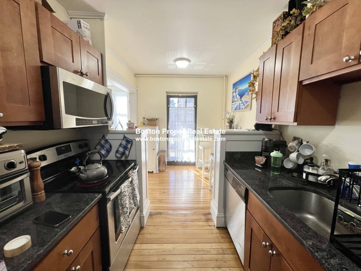 Apartment for rent at 100 Madison Ave #7, Newtonville, MA 02460