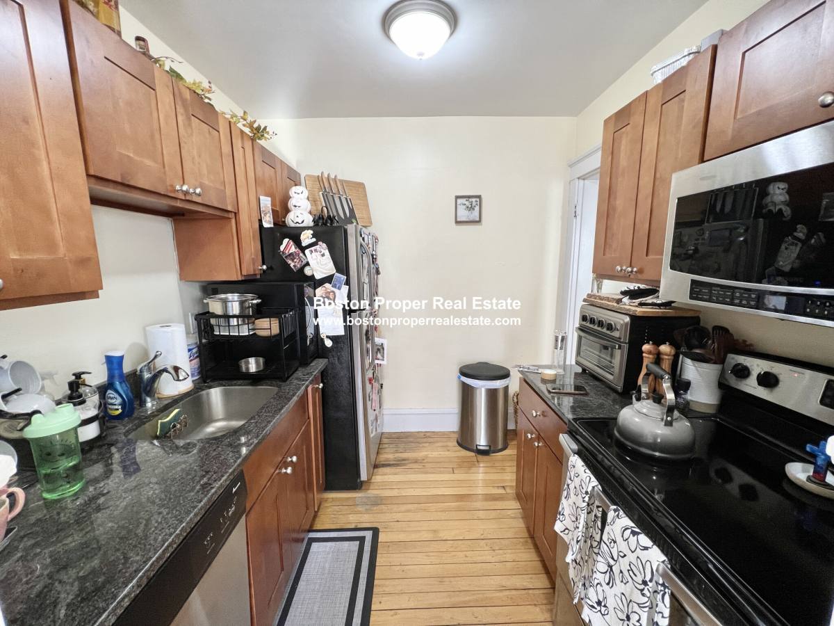 Apartment for rent at 100 Madison Ave #7, Newtonville, MA 02460