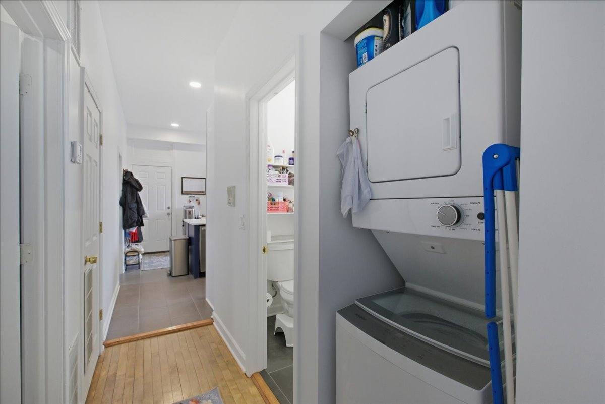 Apartment for rent at 2350 W Charleston #3F, Chicago, IL 60647