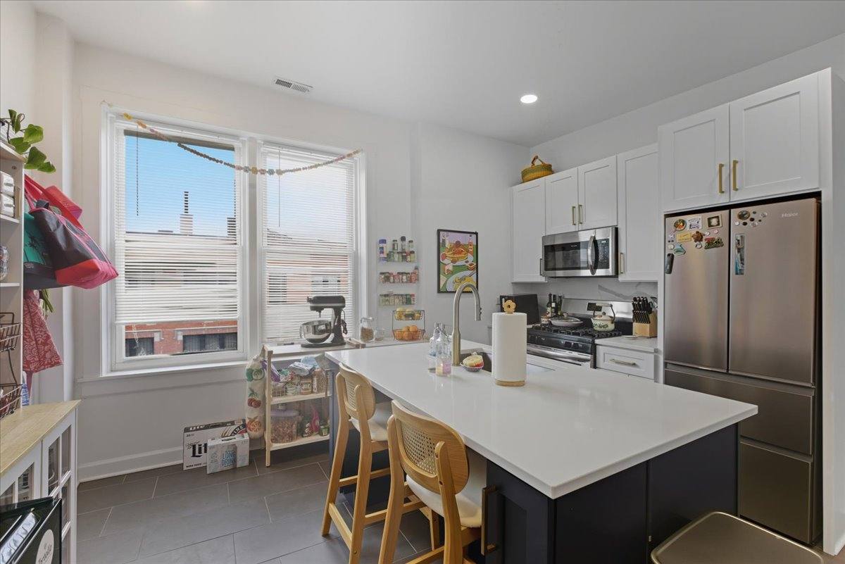 Apartment for rent at 2350 W Charleston #3F, Chicago, IL 60647