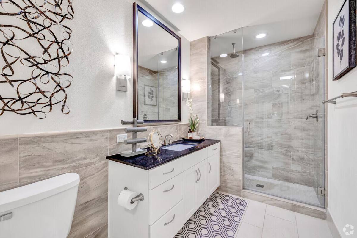 Apartment for rent at 2303 Mid Lane #JRO3, Houston, TX 77027