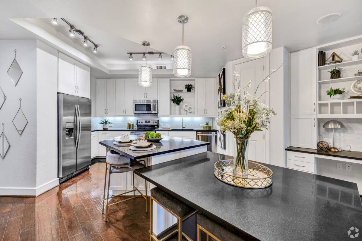 Apartment for rent at 2303 Mid Lane #JRO3, Houston, TX 77027