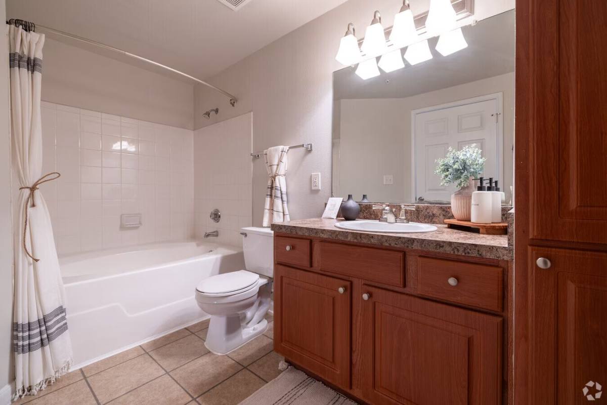 Apartment for rent at 1900 Westview Blvd #LWV2, Conroe, TX 77304