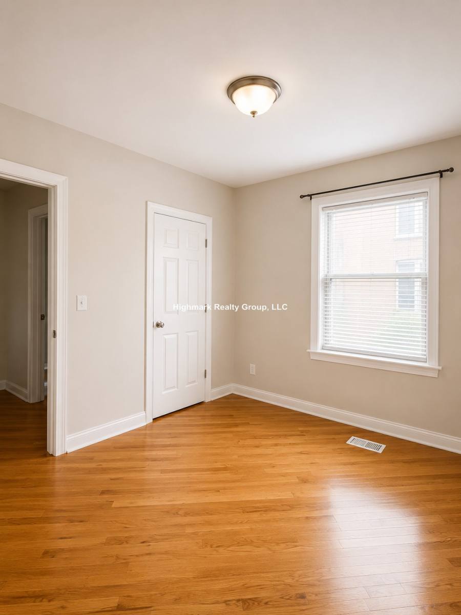 Apartment for rent at 7509 N Greenview Ave #1B, Chicago, IL 60626
