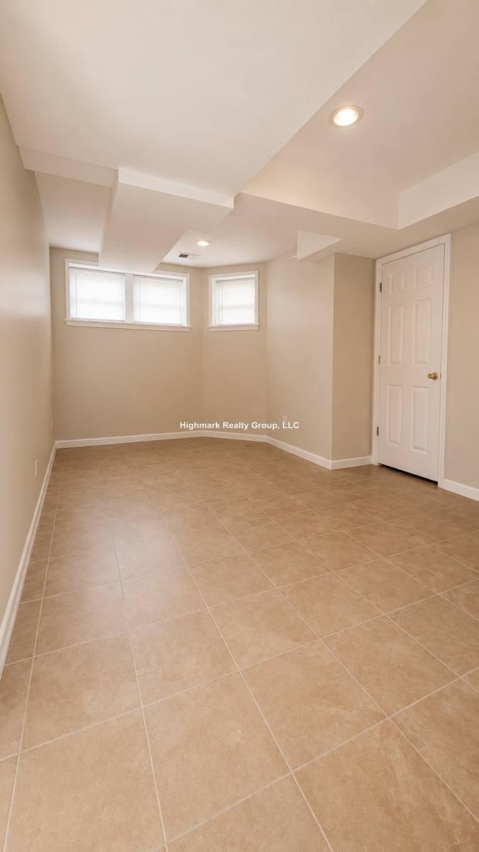 Apartment for rent at 7509 N Greenview Ave #1B, Chicago, IL 60626