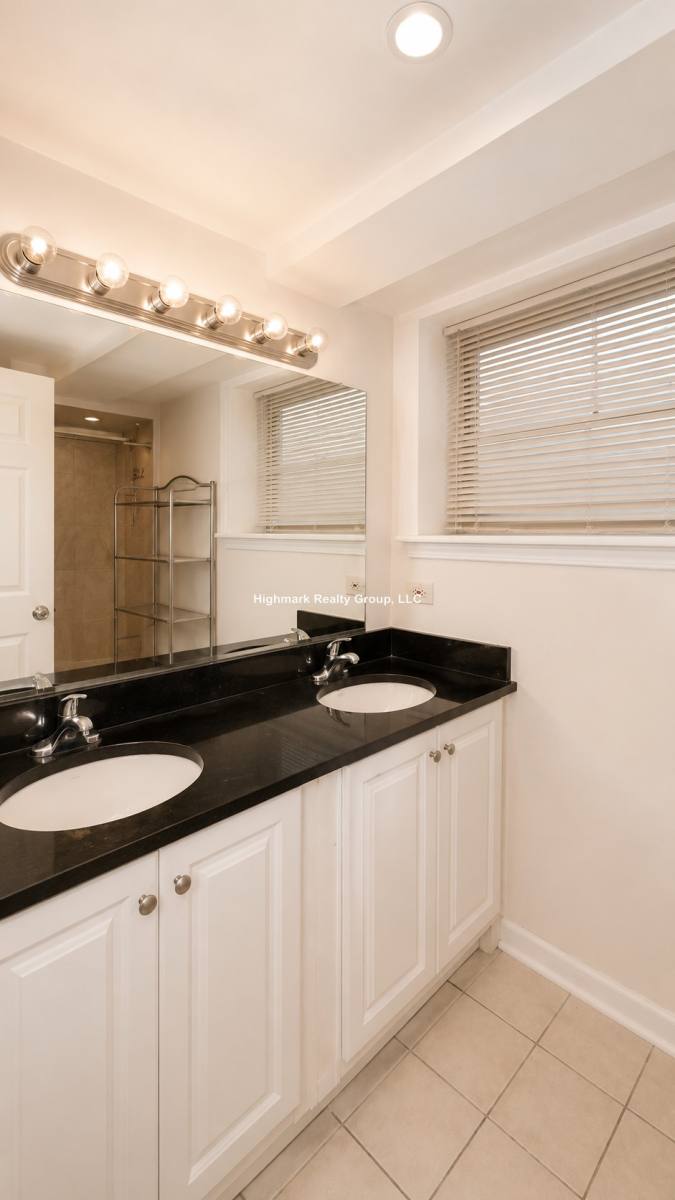 Apartment for rent at 7509 N Greenview Ave #1B, Chicago, IL 60626