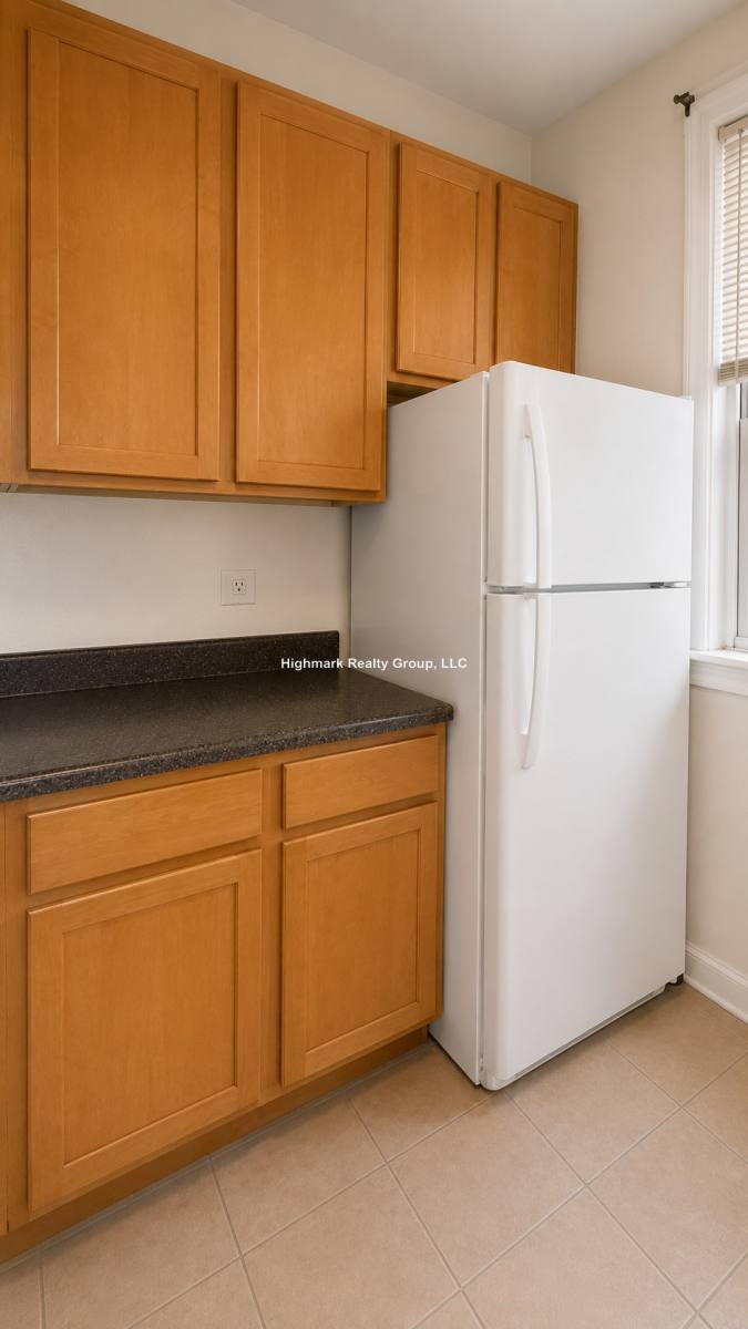 Apartment for rent at 7509 N Greenview Ave #1B, Chicago, IL 60626
