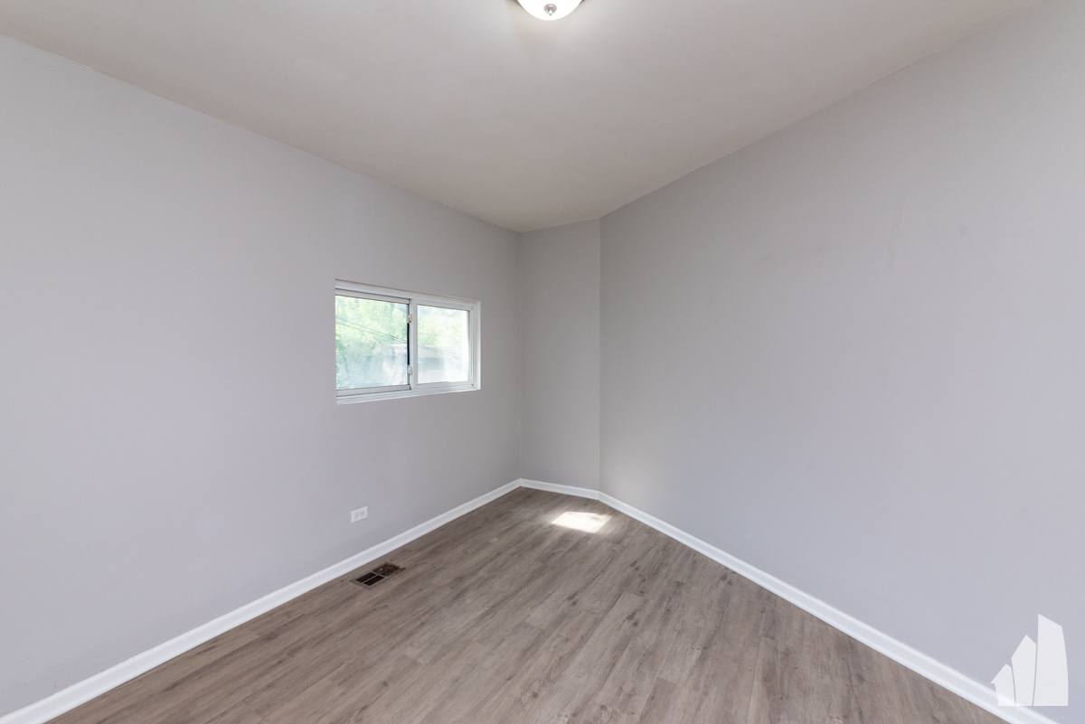 Apartment for rent at 1022 W Fry St #CH1, Chicago, IL 60642
