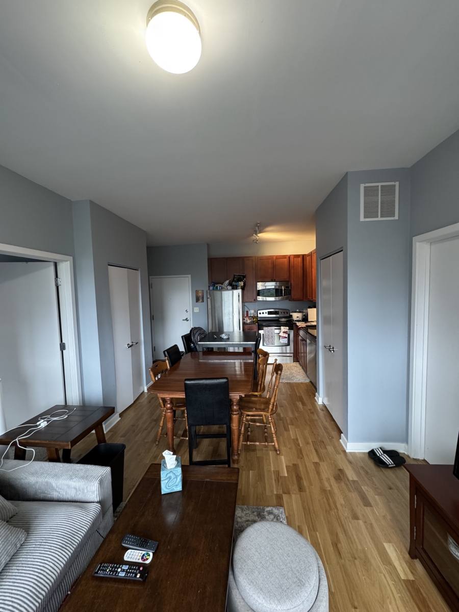 Apartment for rent at 1 E 8th St #605, Chicago, IL 60605