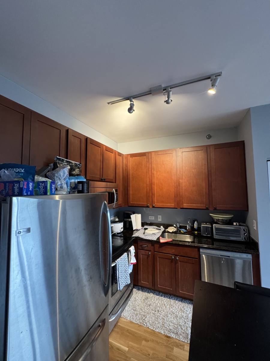 Apartment for rent at 1 E 8th St #605, Chicago, IL 60605
