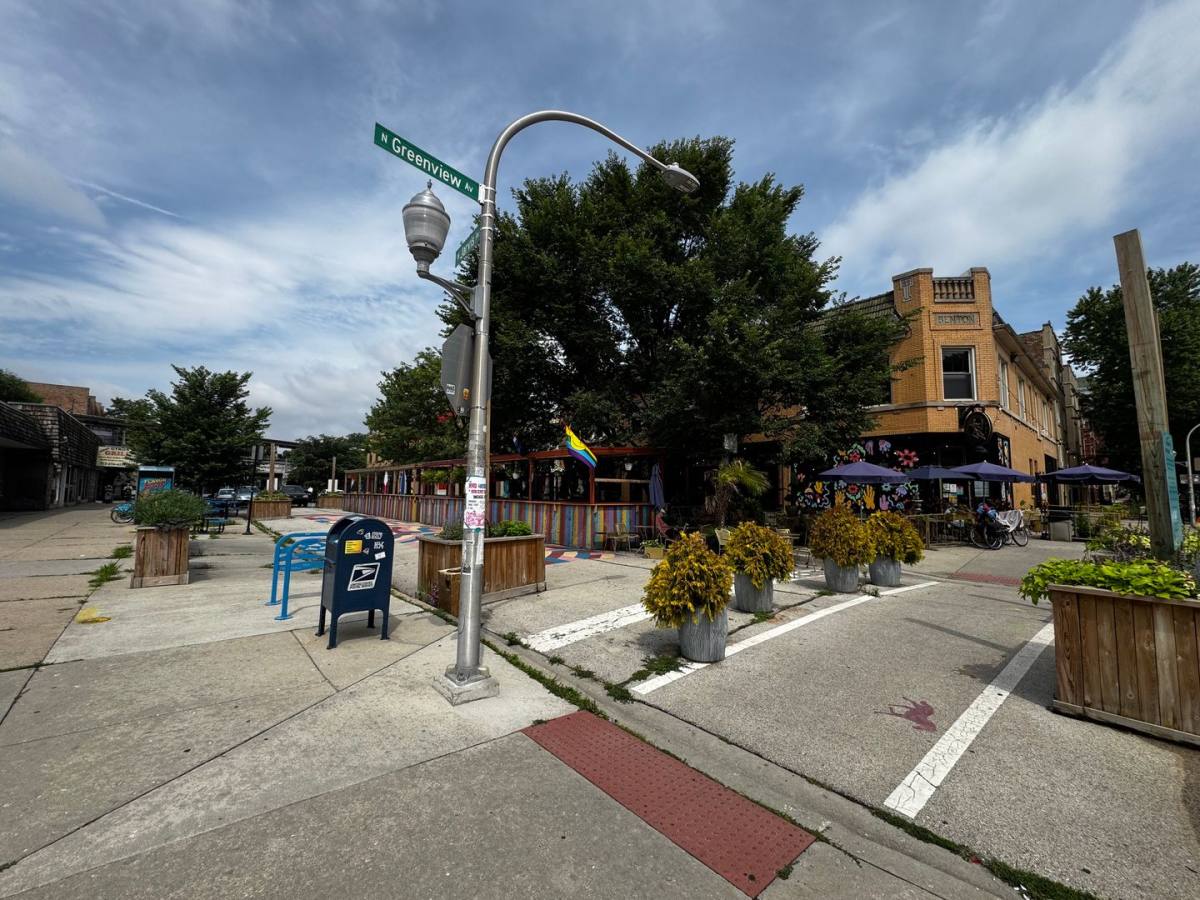 Apartment for rent at 1439-47 W Jarvis Ave 7359-65 N Greenview, Chicago, IL 60626