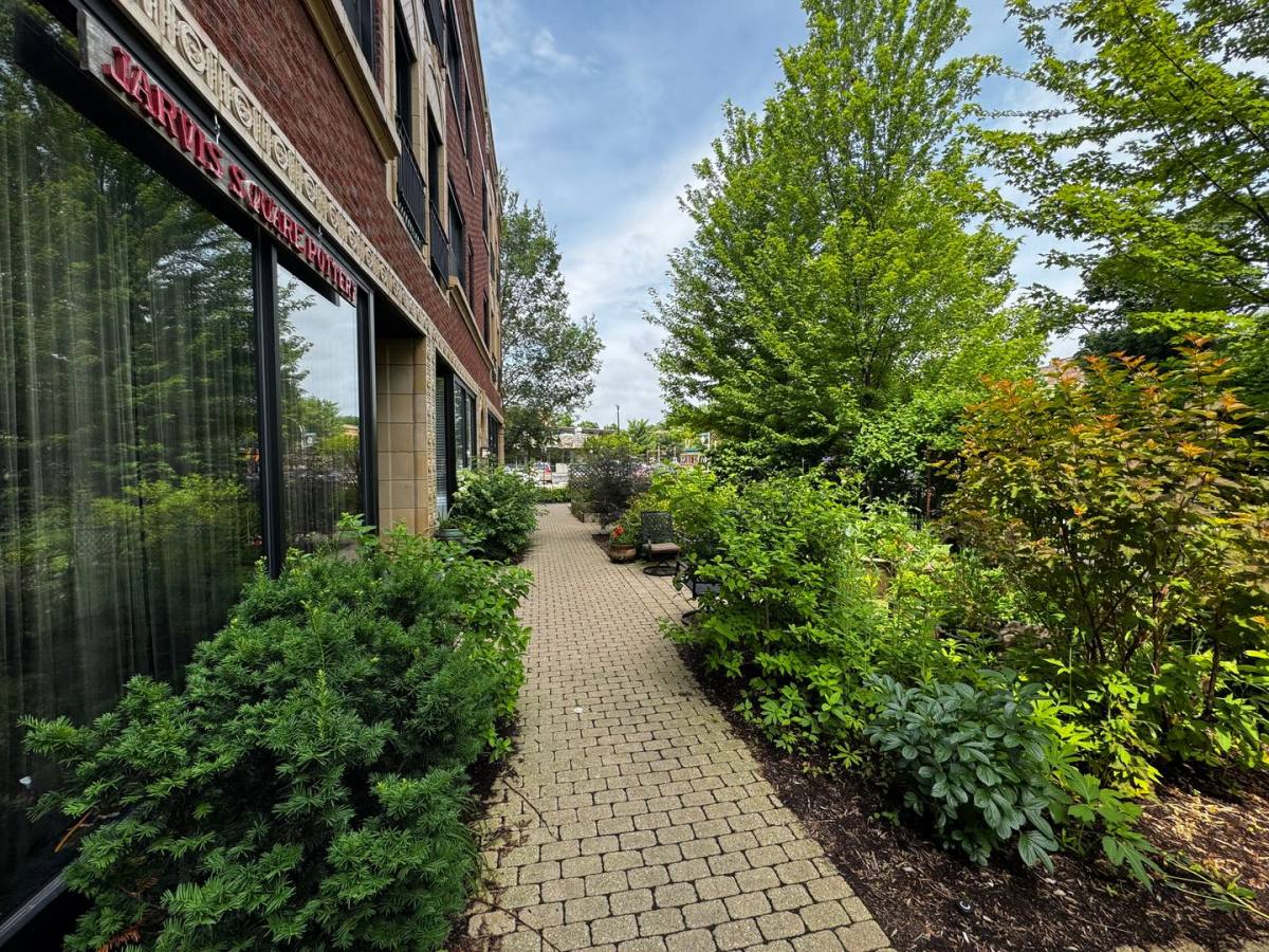 Apartment for rent at 1439-47 W Jarvis Ave 7359-65 N Greenview, Chicago, IL 60626
