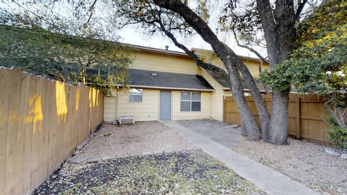 Townhouse for rent at 116 Bentwood Dr, Boerne, TX 78006
