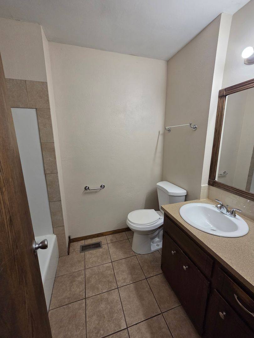 House for rent at 3009 S Gordon Ave, Wichita, KS 67217