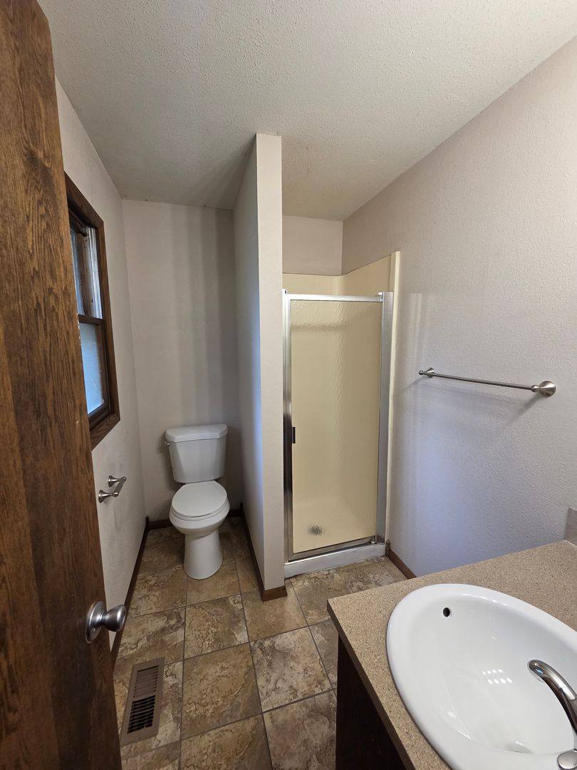 House for rent at 3009 S Gordon Ave, Wichita, KS 67217